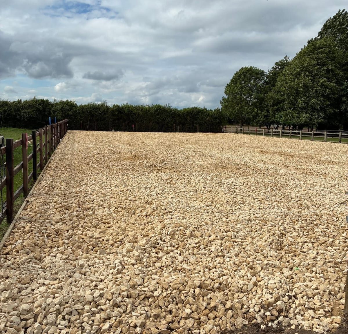 Finished stone yard to a stable block - J.E. Jones Ltd, groundworks and earthworks contractors, Lincolnshire